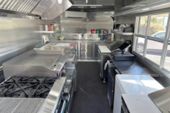 Horvies-Grill-Interior-Kitchen-Myrtle-Beach-300
